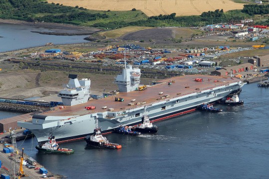 1200px-HMS_Queen_Elizabeth_in_Rosyth_Dockyard_MOD_45158230.jpg