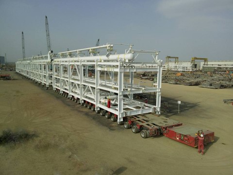 Lift-Shift-24-axle-lines-3-file-SPMT-in-Oman-for-Rabab-Harweel-Integrated-Project-8-www.heavyliftphoto.com_.jpg