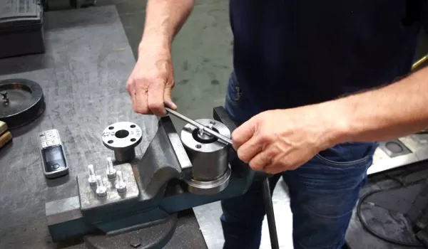 DLC-Graphite-Rings_Test-Valve-After-9-Months-cd8604c3.jpg