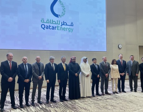emerson-viasat-executives-at-signing-ceremony-in-middle-east-africa-en-us-8741388.jpg
