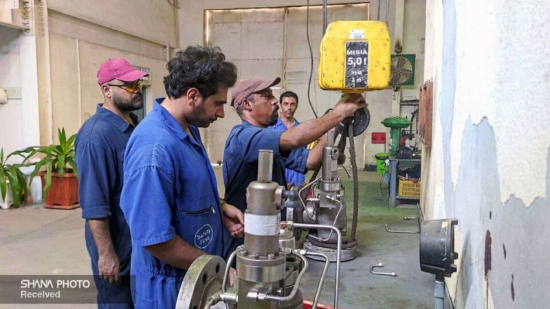 Iranian experts produce safety valve parts for Salman platform
